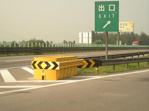 乌海海勃湾区导向防撞垫